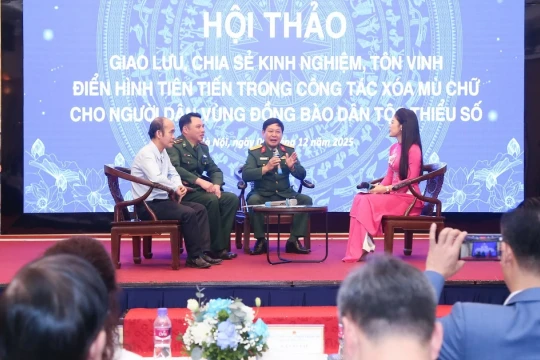 Xóa mù chữ là điều kiện đầu tiên để người dân tiếp cận cơ hội phát triển trong kỷ nguyên số