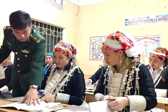 Lớp học thắp sáng ước mơ nơi biên cương A Mú Sung