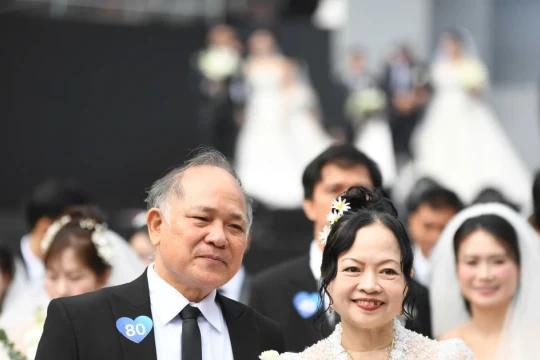 Vietnam Happy Fest 2025 mở màn rộn ràng tại Hồ Gươm