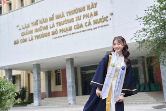 Thủ khoa Sư phạm Ngữ văn đạt điểm gần tuyệt đối