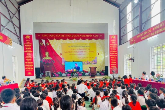 Quan tâm tới từng bữa ăn giấc ngủ bán trú cho học trò vùng cao