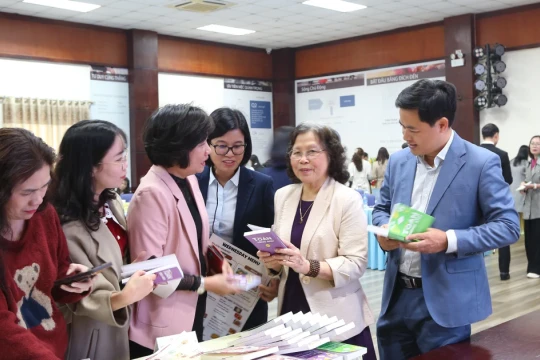 Chuyên gia 'gợi mở' để tiếng Anh trở thành ngôn ngữ thứ hai trong trường học