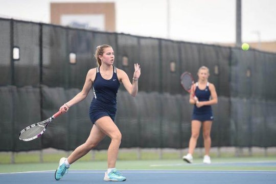 5 lợi ích sức khỏe khi chơi quần vợt thường xuyên