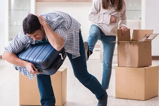 Vợ đuổi chồng ra khỏi nhà, bị phạt đến 10 triệu đồng, buộc xin lỗi công khai