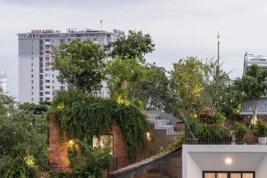 'Biến' sân thượng thành công viên tư gia