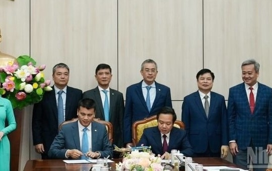 Vietnam Airlines hợp tác với Hưng Yên thúc đẩy du lịch, đầu tư và thương mại giai đoạn 2026–2030