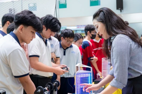 Giữa làn sóng AI, người trẻ lo bị bỏ lại