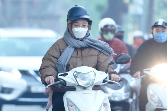 Bắc Bộ ngày hửng nắng, đêm rét lạnh; Trung Bộ mưa lớn