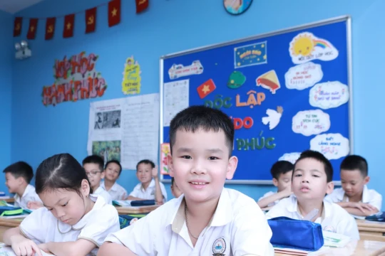 Hiệu trưởng hiến kế để tiếng Anh dần trở thành ngôn ngữ thứ hai