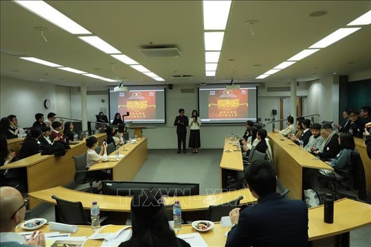 Du học sinh Việt Nam tỏa sáng trong cuộc thi phân tích tài chính tại Anh