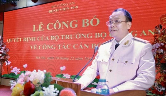 Phó giám đốc Bệnh viện Hữu nghị được phong cấp bậc hàm đại tá, làm Giám đốc Bệnh viện 19/8