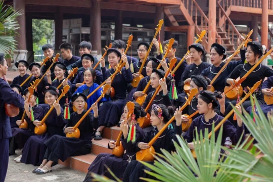 Để hát then đàn tính tiếp tục lan tỏa trong trường học