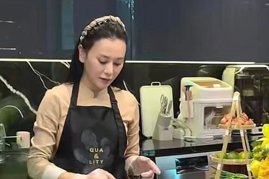 Phương Oanh bất ngờ xuất hiện sau biến cố gia đình, vẻ thoáng buồn gây chú ý