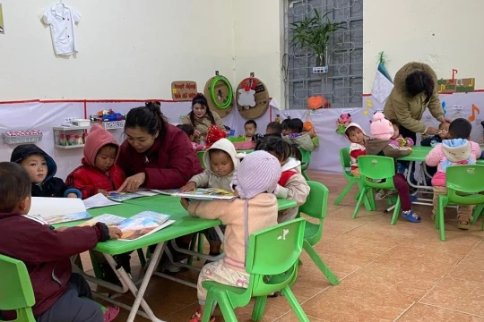 Giúp học trò ấm áp qua mùa rét mướt