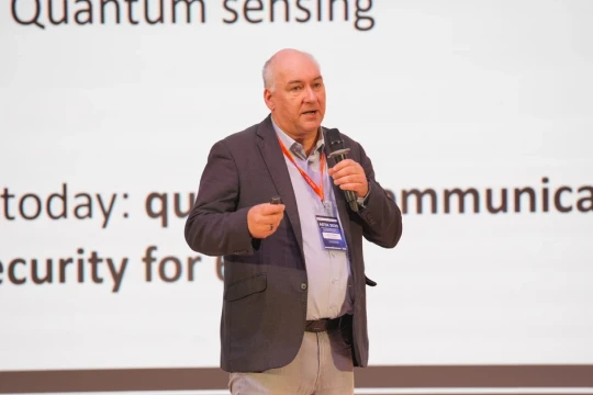 Nhà khoa học từ hơn 10 quốc gia bàn về công nghệ tiên tiến