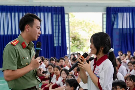 1.600 học sinh Lâm Đồng được trang bị kỹ năng ‘phòng vệ’ trên không gian số