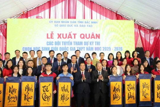 Lãnh đạo tỉnh Bắc Ninh động viên học sinh dự kỳ thi chọn HSG quốc gia