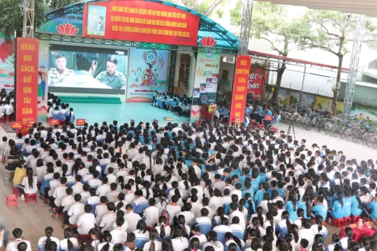 Chiếu rộng rãi bộ phim 'Mưa đỏ' tại nhiều trường học ở Hải Phòng