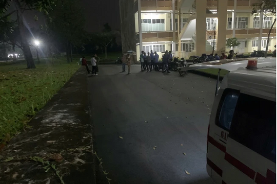 Nam sinh viên nghi nhảy lầu trong trường đại học ở TPHCM: Người thân nói về biểu hiện trước đó