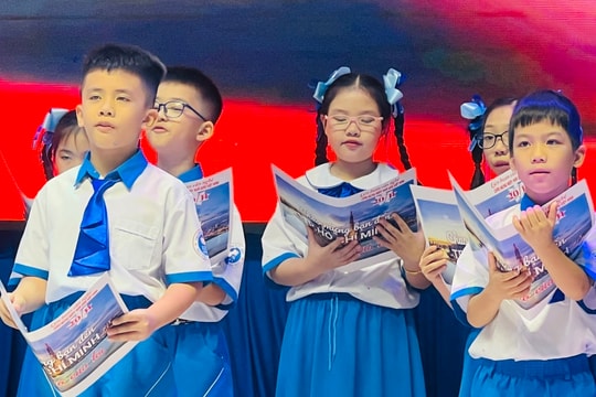 Phụ huynh “trường nhà giàu” ở TPHCM bất ngờ khi nhận được 1 triệu đồng