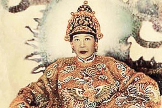 MẨU CHUYỆN NHỎ VỀ BÀ THÁI HẬU TỪ DỤ DẠY CON