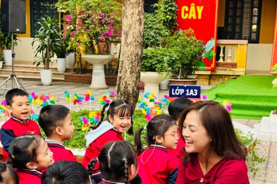 Trường học phối hợp với nghệ sĩ giáo dục hướng nghiệp cho trò