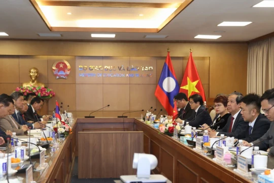 Nâng cao hiệu quả hợp tác giáo dục, đào tạo Việt Nam - Lào