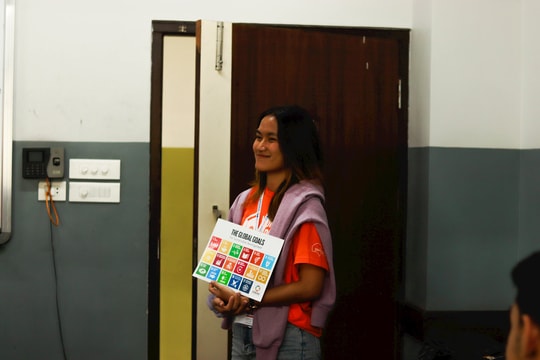 Giữa áp lực chọn đúng, người trẻ cần gì hơn một tấm bằng? Góc nhìn từ AIESEC và Global Volunteer.