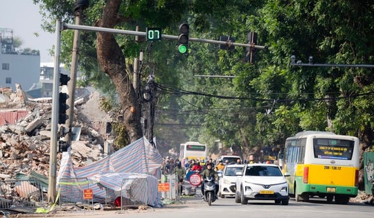 Toàn cảnh hiện trạng đường Đê La Thành sau khi được giải toả để xây đường vành đai 1