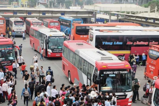 Hà Nội tăng cường xe khách phục vụ người dân dịp Tết Dương lịch 2026