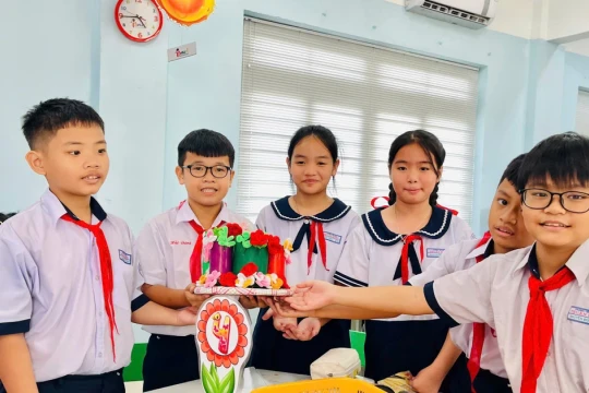 TPHCM hướng dẫn chi trả tiền lương dạy thêm giờ cho giáo viên dạy 2 buổi/ngày