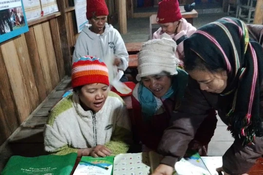 Giữ lớp xóa mù chữ giữa mùa rẫy