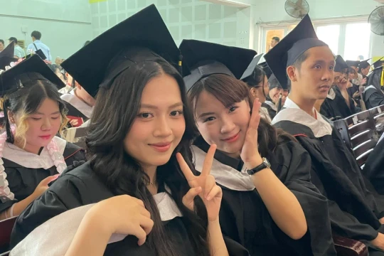 Sinh viên chậm tốt nghiệp: Cần giải pháp toàn diện