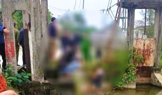 Một nữ sinh lớp 8 bị bạn cùng trang lứa đâm tử vong