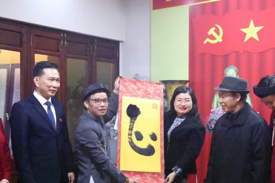 Hơn 250 tư liệu, hiện vật kể chuyện về cuộc đời Đại thi hào Nguyễn Du