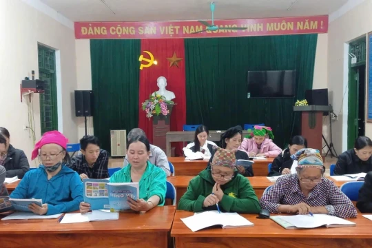 Từ những lớp xóa mù chữ đến công cuộc phát triển cộng đồng vùng cao