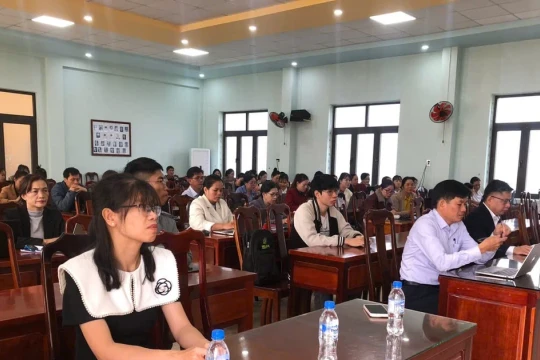Đưa AI vào trường học qua khóa tập huấn chuyên sâu ở Quảng Ngãi