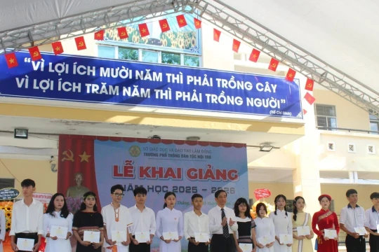 Chăm lo toàn diện cho học sinh dân tộc nội trú