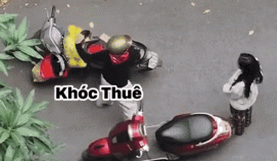 Nhặt được đồ rơi, người phụ nữ không trả, bắt nữ sinh trường Báo quỳ xin lỗi: Công an vào cuộc