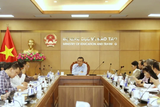 Phát triển nguồn nhân lực thích ứng với sự phát triển của trí tuệ nhân tạo