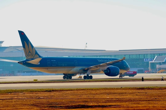Vietnam Airlines thực hiện chuyến bay chở khách đầu tiên tại Sân bay Long Thành