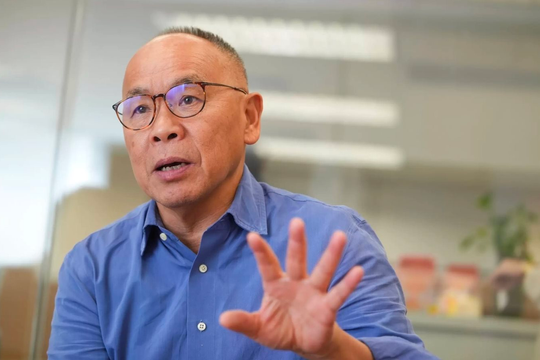 Giáo sư đại học top 11 thế giới mất chức vì bị AI lừa