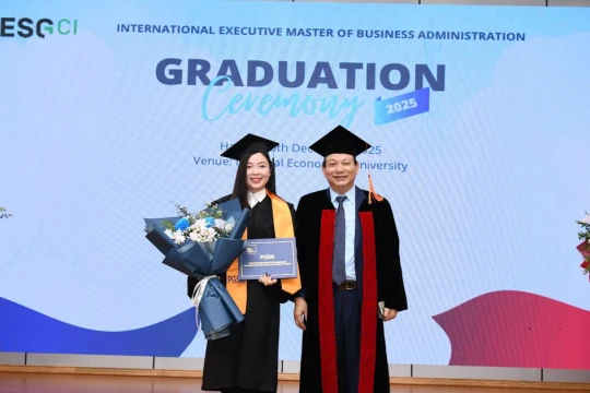 ĐH Kinh tế Quốc dân: Trao bằng Thạc sĩ Điều hành Quản trị Kinh doanh Quốc tế PGSM năm 2025