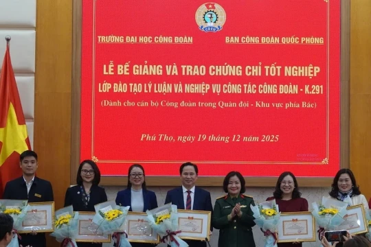 Bế giảng lớp đào tạo lý luận, nghiệp vụ công tác công đoàn Khóa 291