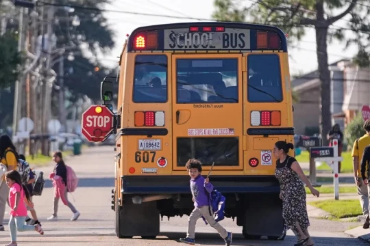 Nhiều giáo viên nước ngoài có thể bị Mỹ trục xuất