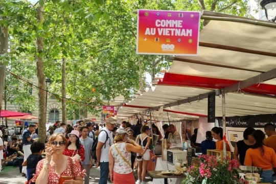 Đưa văn hóa truyền thống ra… 'biển lớn'