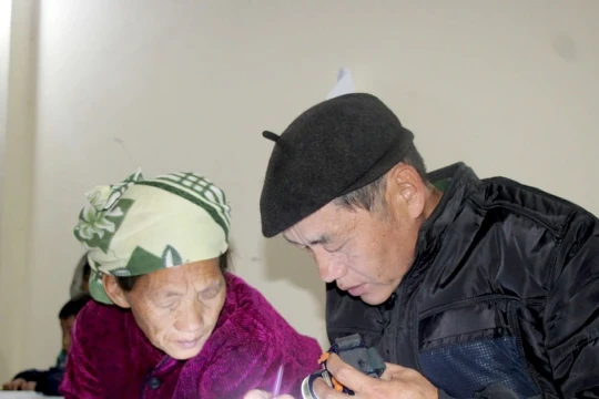 Thắp sáng tri thức cho người lớn tuổi nơi biên viễn