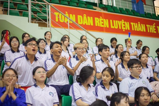 Hàng chục tỷ đồng hỗ trợ sinh viên sư phạm bị "kẹt": Bao giờ chi trả?