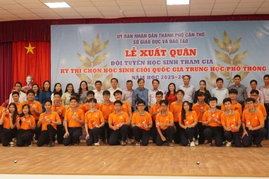 TP Cần Thơ xuất quân đội tuyển dự thi học sinh giỏi quốc gia THPT