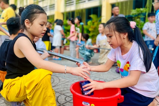 Lo "hết đường về quê", phụ huynh tự cho con nghỉ Tết 16 ngày